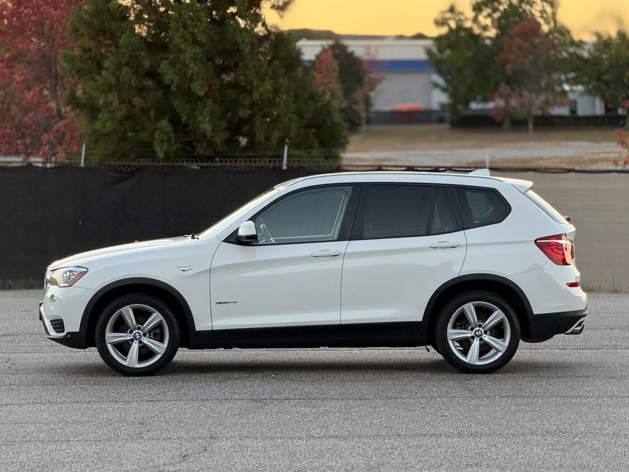Used 2017 BMW X3 xDrive28i AWD/4WD image 8