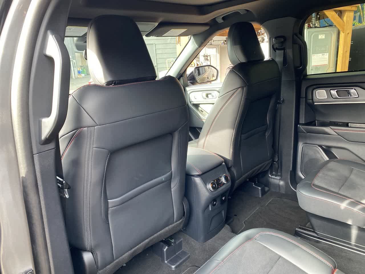 Used 2025 Ford Explorer ST w/ Sun And Sound Package AWD/4WD image 16