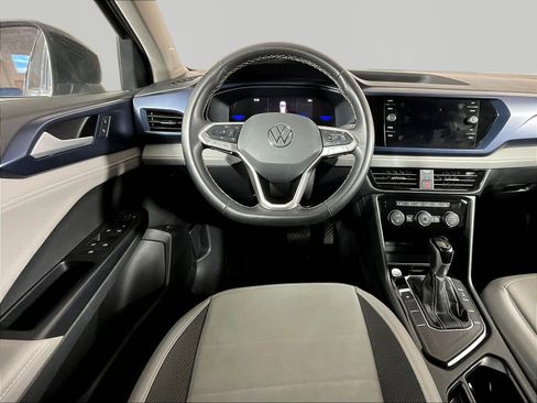 Used 2024 Volkswagen Taos SE FWD image 8