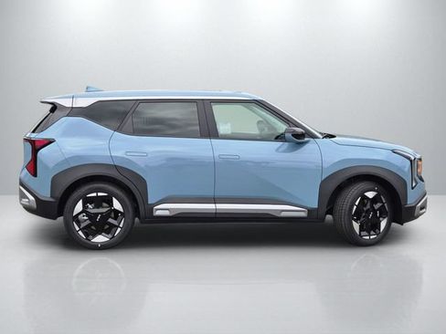 New 2027 Kia Seltos S FWD image 3