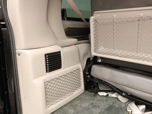 Used 2018 GMC Savana 2500 Extended w/ Enhanced Convenience Package RWD image 23