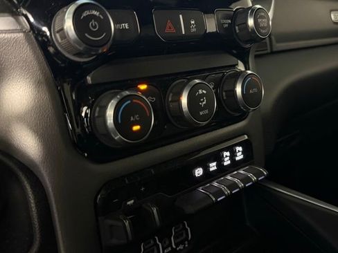 Used 2024 RAM 2500 Big Horn w/ Night Edition AWD/4WD image 22