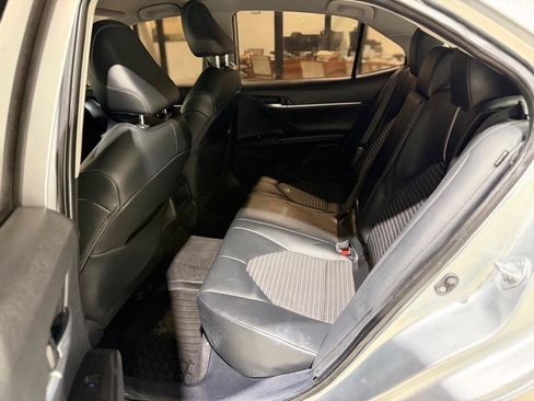 Used 2021 Toyota Camry SE FWD image 15