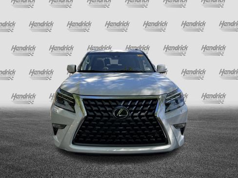 Used 2020 Lexus GX 460 Luxury w/ Accessory Package image 3