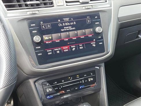 Used 2023 Volkswagen Tiguan SE R-Line image 14