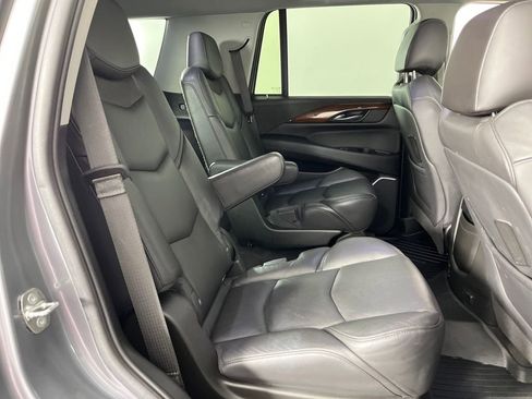 Used 2020 Cadillac Escalade Premium Luxury image 29