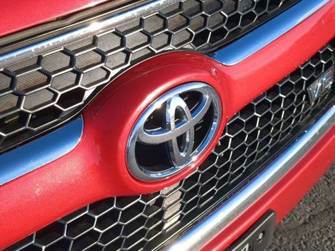 Used 2010 Toyota RAV4 Limited image 30