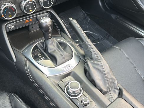 Certified 2025 MAZDA MX-5 Miata RF Grand Touring RWD image 26