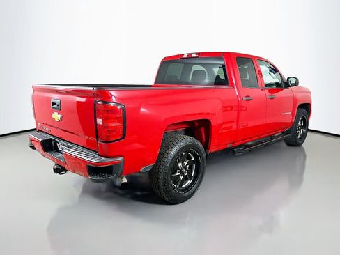 Used 2017 Chevrolet Silverado 1500 Custom w/ Custom Convenience Package RWD image 8