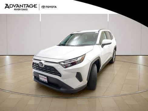 Certified 2025 Toyota RAV4 XLE AWD/4WD image 4