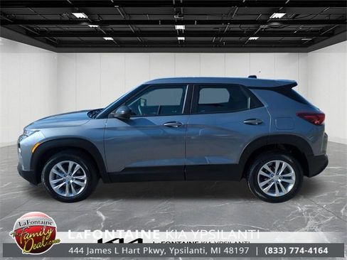 Used 2022 Chevrolet TrailBlazer LS image 2