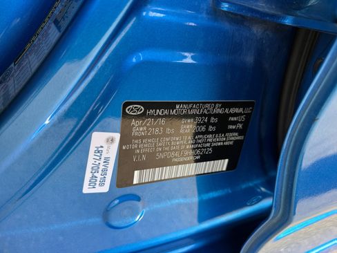 Used 2017 Hyundai Elantra SE FWD image 22