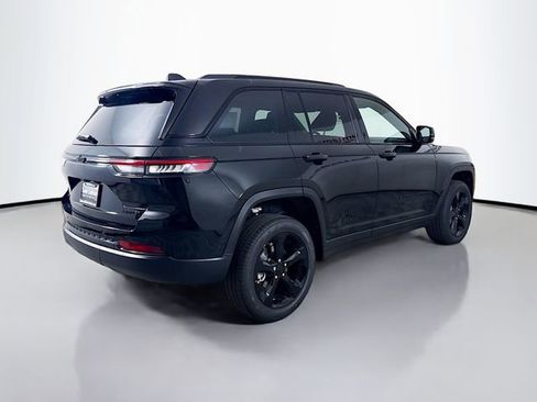 New 2025 Jeep Grand Cherokee Limited w/ Black Appearance Package AWD/4WD image 7