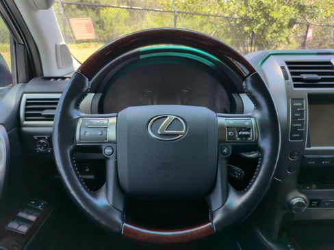 Used 2016 Lexus GX 460 Luxury w/ Preferred Accessory Package AWD/4WD image 20