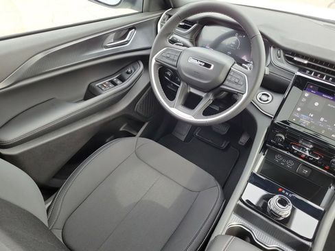 New 2025 Jeep Grand Cherokee Laredo X image 15