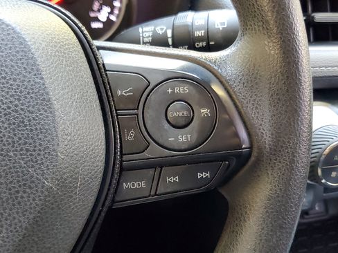 Used 2021 Toyota RAV4 XLE image 22