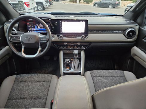 Used 2024 Chevrolet Colorado ZR2 w/ Technology Package image 42