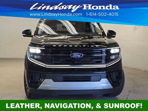 Used 2025 Ford Expedition Max Platinum AWD/4WD image 2