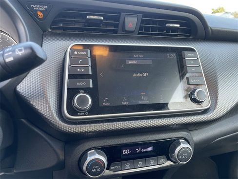 Used 2019 Nissan Kicks SV image 11