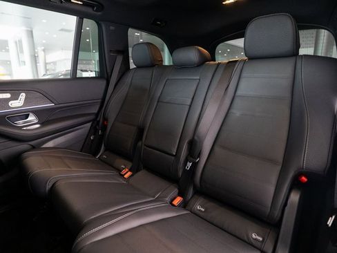 New 2026 Mercedes-Benz GLS 580 4MATIC image 34