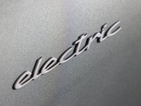 Used 2025 Porsche Macan Turbo Electric image 57