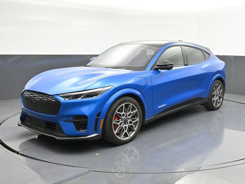 Used 2025 Ford Mustang Mach-E GT image 1