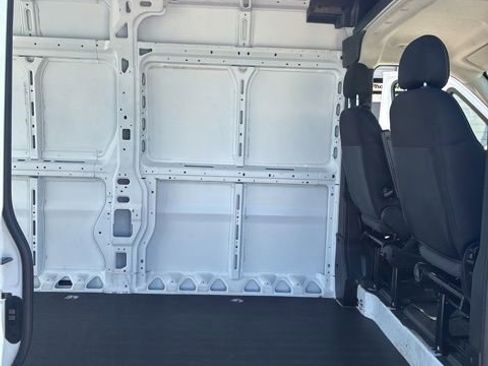 Used 2025 RAM ProMaster 2500 w/ Convenience Group image 19