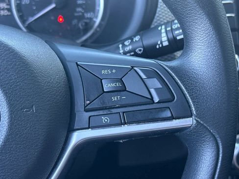 Used 2018 Nissan Kicks S image 26