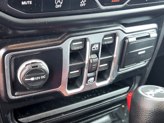 Used 2020 Jeep Wrangler Unlimited Sport AWD/4WD image 24