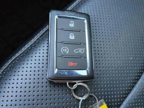 Certified 2022 Jeep Grand Cherokee Overland AWD/4WD image 28