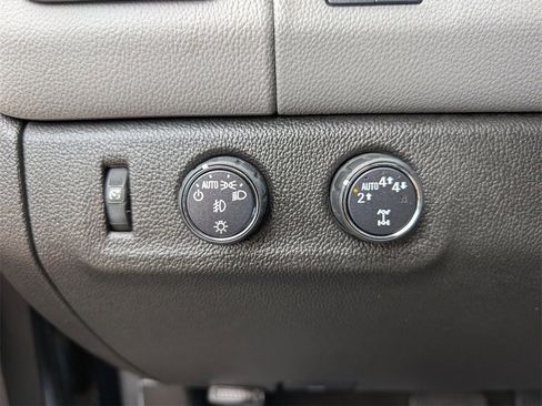 Used 2018 Chevrolet Colorado LT w/ Luxury Package, Chrome image 32