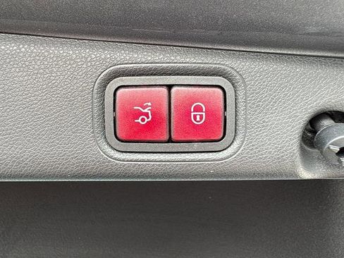 Used 2018 Mercedes-Benz E 400 E 400 4MATIC image 13