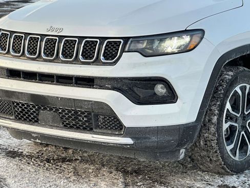 Used 2024 Jeep Compass Limited image 8