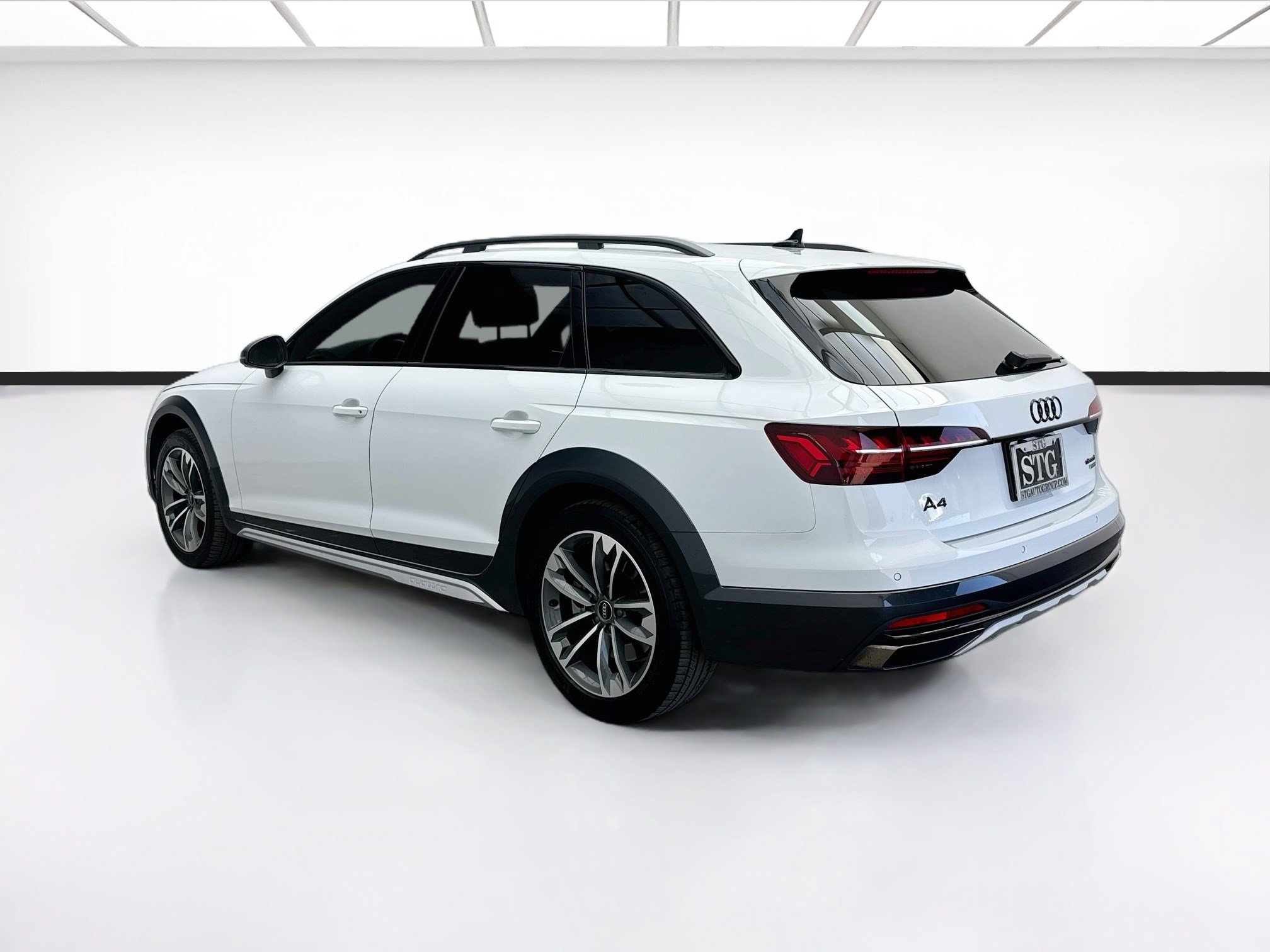 Used 2023 Audi A4 2.0T allroad Premium Plus w/ Premium Plus Package AWD/4WD image 6