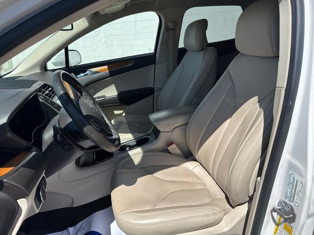 Used 2017 Lincoln MKC Select w/ Select Plus Package FWD image 9