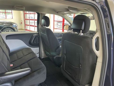 Used 2015 Dodge Grand Caravan American Value Package w/ UConnect Hands-Free Group FWD image 23