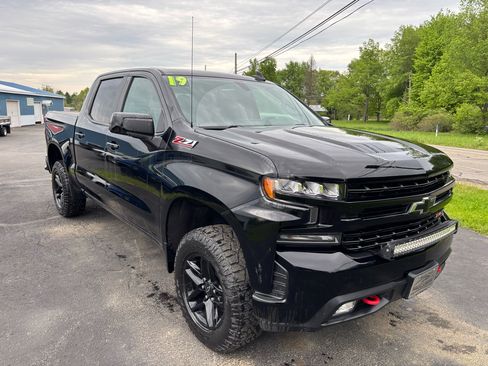 Used 2019 Chevrolet Silverado 1500 LT Trail Boss image 3