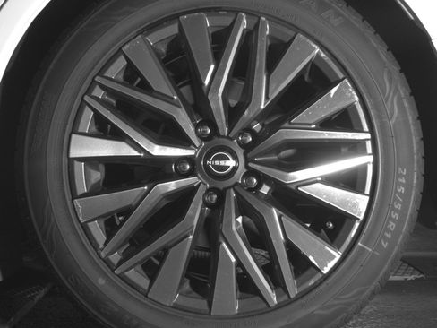 Used 2025 Nissan Altima 2.5 SV FWD image 14