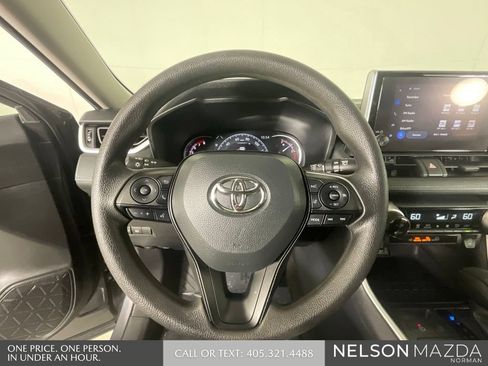 Used 2025 Toyota RAV4 XLE FWD image 43