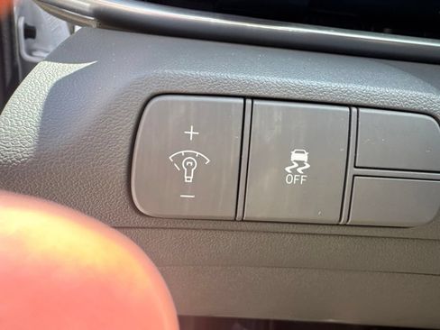 Certified 2025 Hyundai Elantra SEL FWD image 26