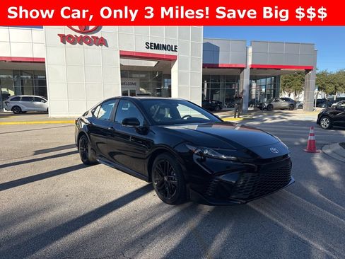 Used 2026 Toyota Camry SE image 1