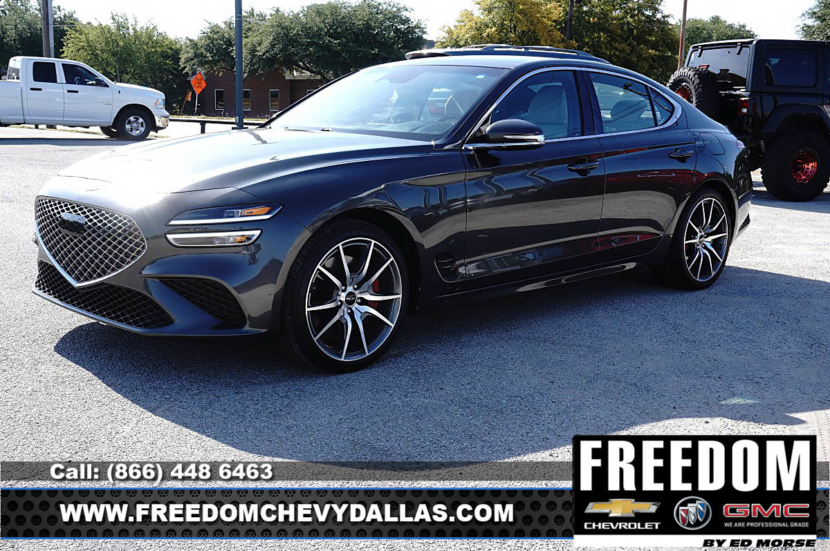 Used 2025 Genesis G70 2.5T RWD image 3