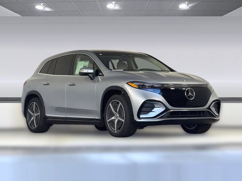 New 2026 Mercedes-Benz EQS 550 4MATIC SUV image 6