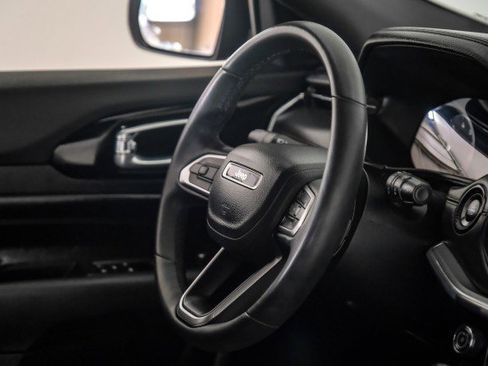 Used 2023 Jeep Compass Limited image 11