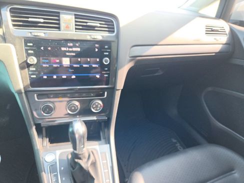 Used 2019 Volkswagen Golf S FWD image 14