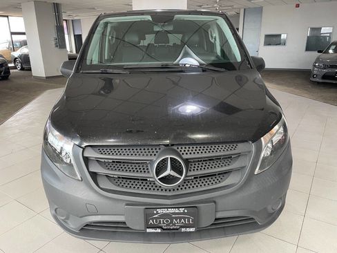 Used 2018 Mercedes-Benz Metris Passenger image 2