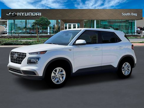 New 2026 Hyundai Venue SE image 2