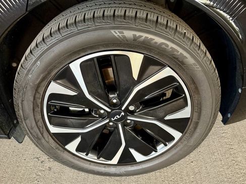 Used 2022 Kia EV6 Wind AWD/4WD image 42