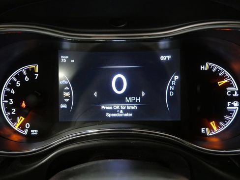 Used 2021 Jeep Grand Cherokee Laredo AWD/4WD image 15