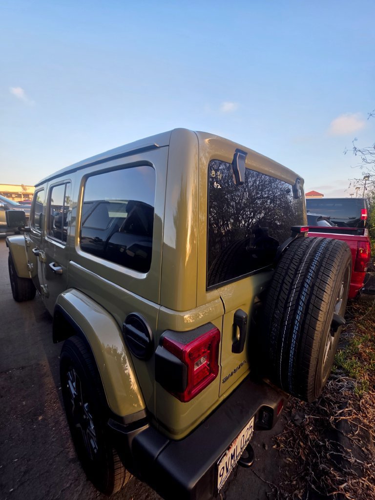 Used 2026 Jeep Wrangler Unlimited Sahara AWD/4WD image 4